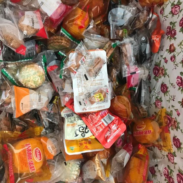 超市食品裸卖隐患多 青云谱区呼吁加强散装食品管理